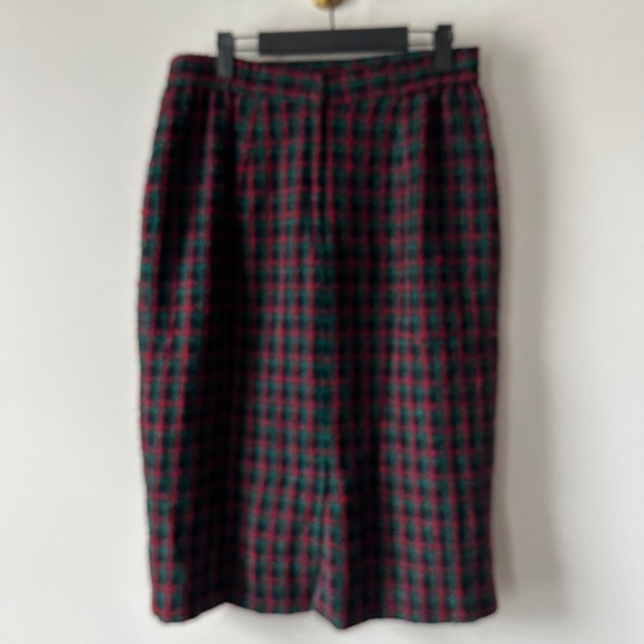 Vintage Red, Black & Green Plaid Boucle Tweed 2 Pc Skirt Suit Sz12 By: Panthers - Picture 10 of 14